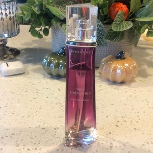 Givenchy very irresistible  perfume